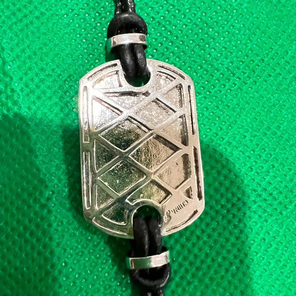 New listing- leather and bling bracelet - Picture 8 of 9
